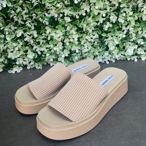 Steve Madden Balanced Knit Platform Sandals